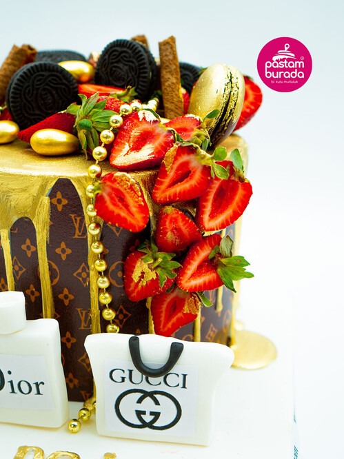 Çilek Oreo Macaron Detaylı Konsept Pasta