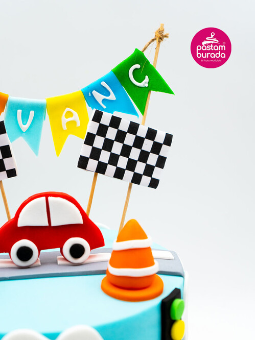 Renkli Araba Temalı Pasta