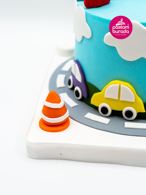 Renkli Araba Temalı Pasta