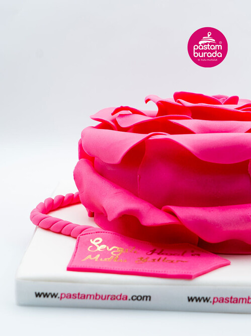 Gül Yapraklı Tasarım Pasta