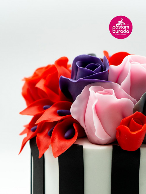 Güllü Çiçekli Model Konsept Pasta