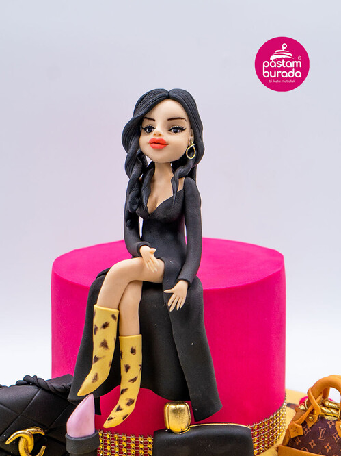 Kadın Figürlü Kişisel Detaylı Konsept Pasta