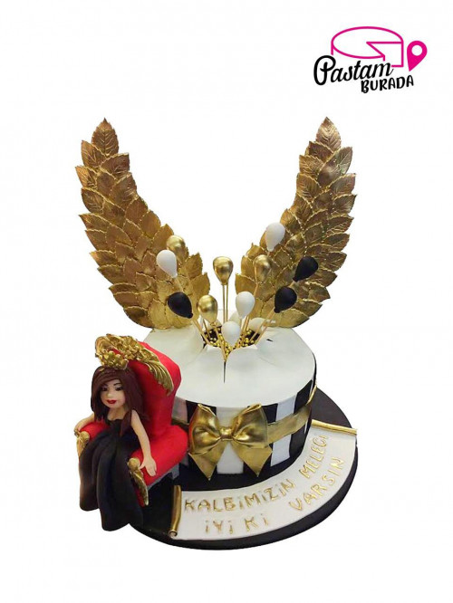 Kanatlı Kraliçe Pasta