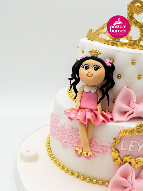 Kız Çocuk Figürlü Taçlı Konsept Pasta