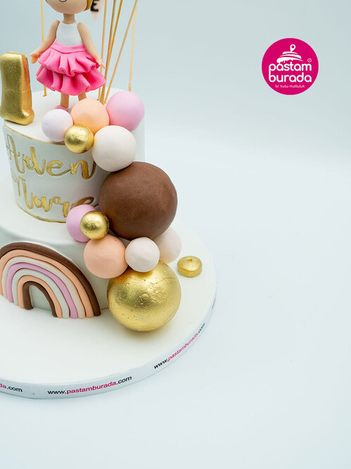 Kız Çocuk ve Balonlar Pasta