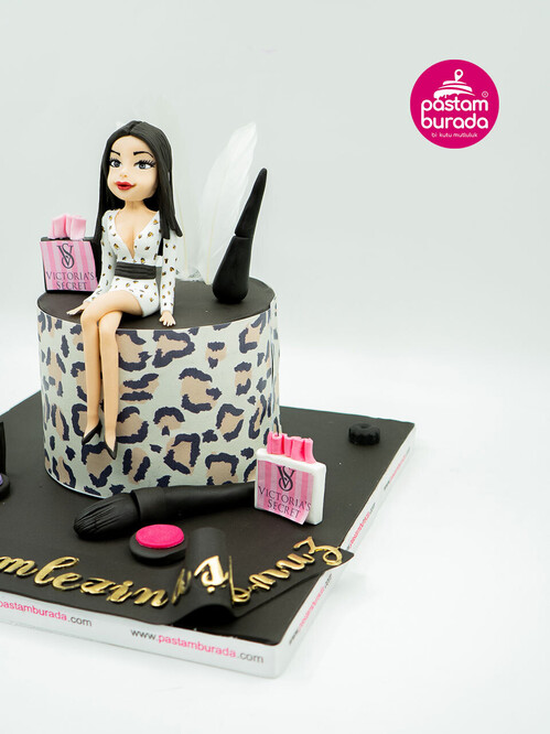 Leopar Desenli Figür Pasta