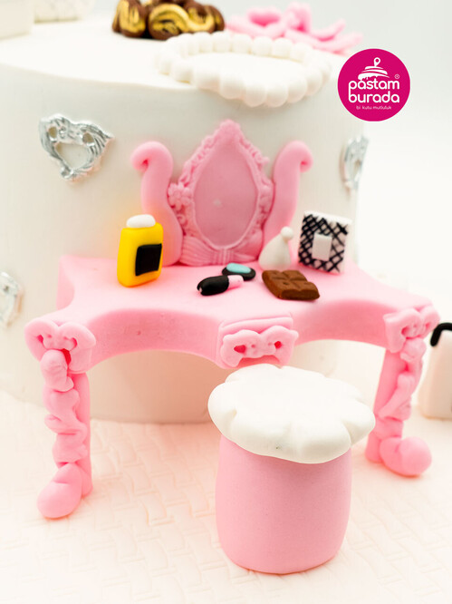 Makyaj Aynası Detaylı Konsept Pasta