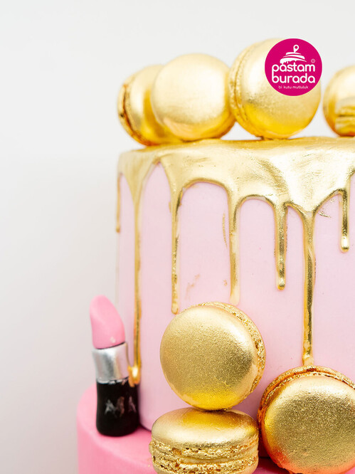 Makyaj Malzemesi Temalı Pasta