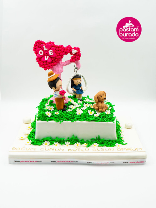 Papatya Süslemeli Tasarım Pasta