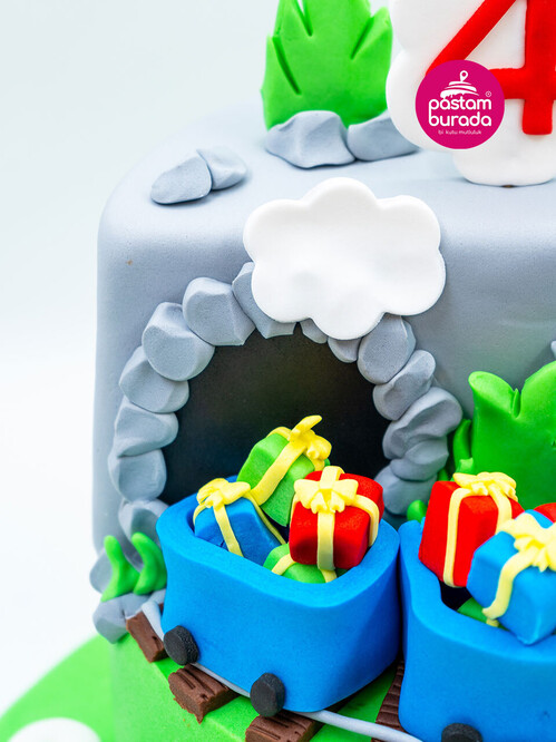 Tren Figürlü Çocuk Pasta