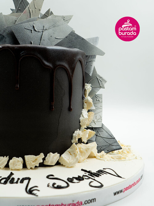 Siyah Kaplama Sos Detaylı Konsept Pasta