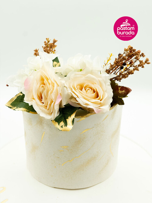 Soft Çiçek Detaylı Konsept Pasta