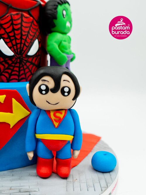 Süper Kahramanlar Konsept Pasta
