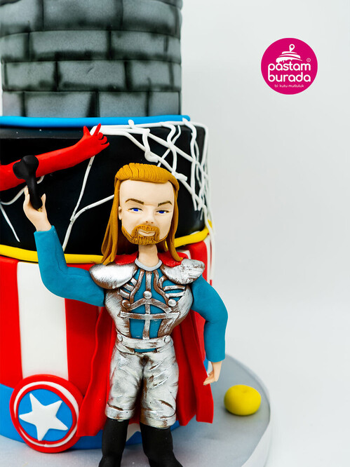 Süper Kahramanlar Tasarım Pasta