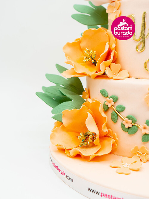 Turuncu Çiçek Süslemeli Pasta
