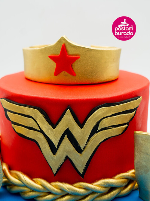 Wonder Woman Konsept Pasta