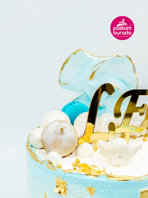 Altın Yaprak Süslemeli Pasta