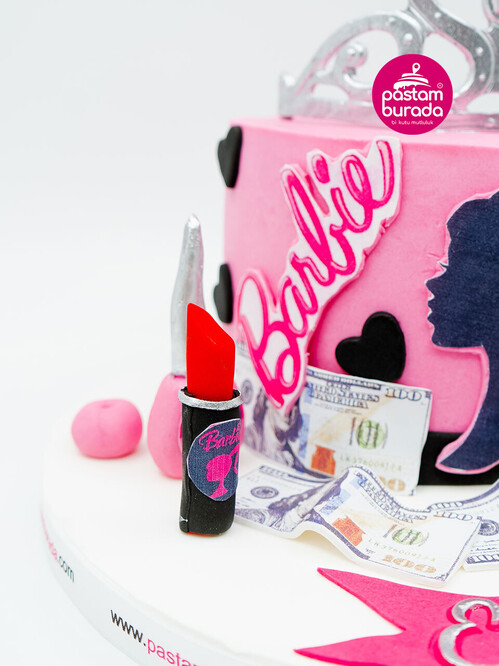 Barbie Temalı Konsept Pasta