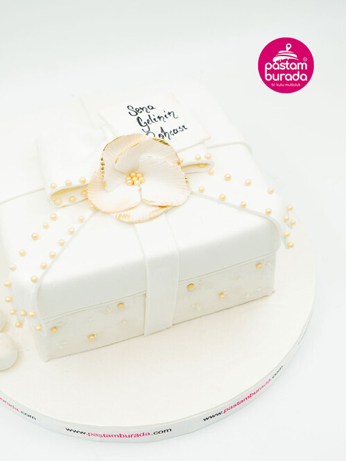 Bohça Şeklinde Model Pasta