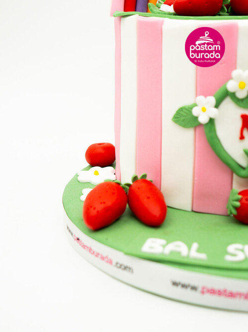 Çilek Kız Konsept Pasta