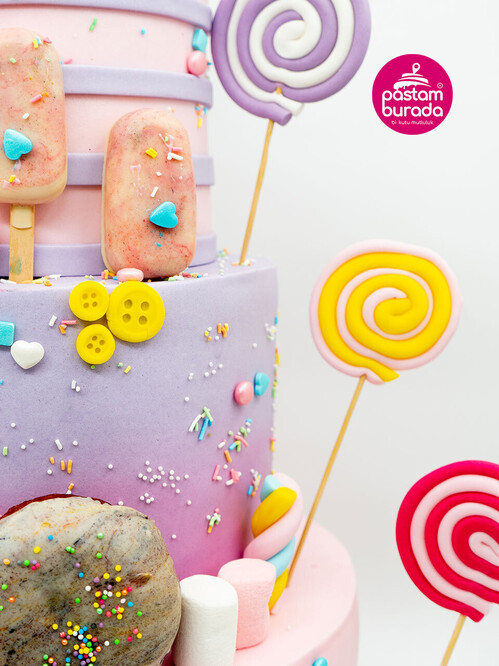 Donut ve Dondurma Süslemeli Pasta