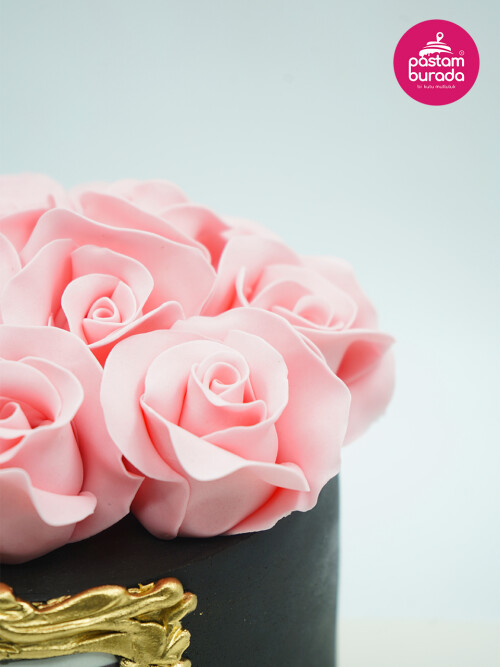 Gül Detaylı Konsept Pasta