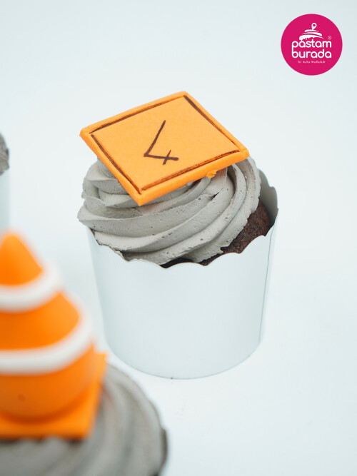 İş Makinesi Konsept Cupcake