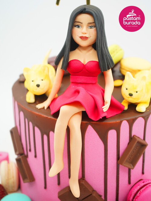 Kız Figür ve Makaron Pasta