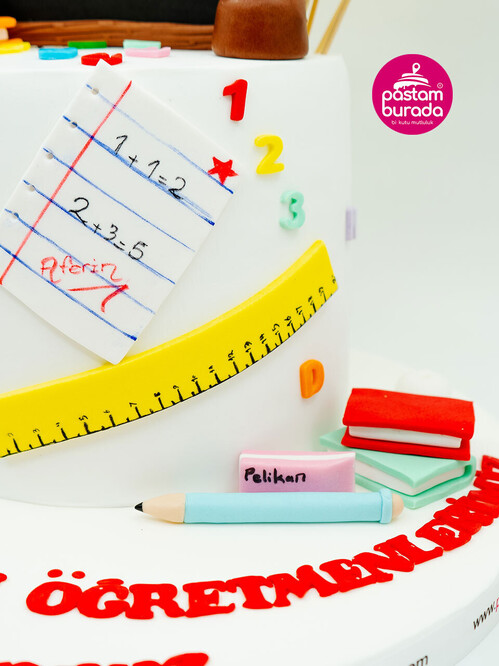 Okuma Bayramı Temalı Konsept Pasta