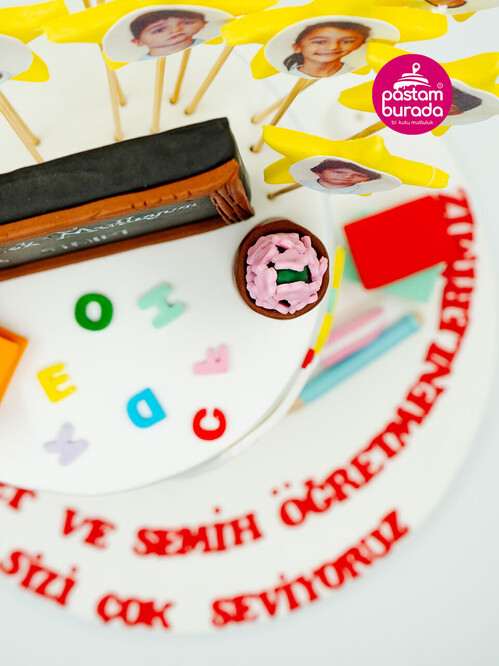Okuma Bayramı Temalı Konsept Pasta