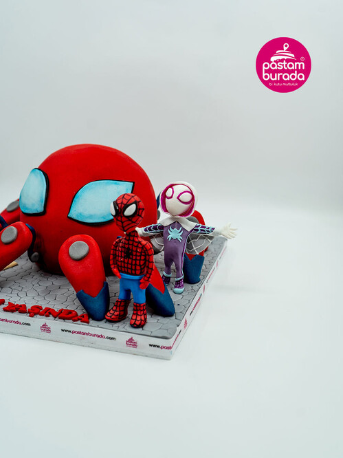 Örümcek Adam Model Pasta