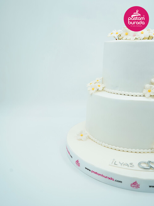 Papatya Süslemeli Söz Pastası