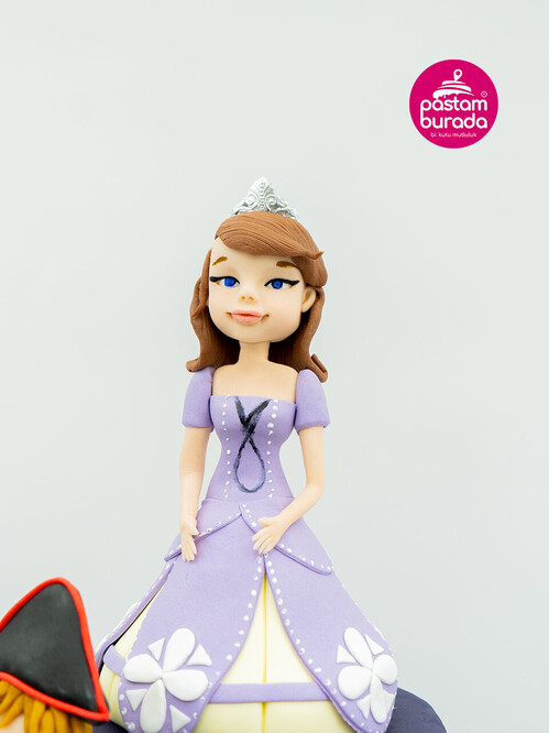 Prenses ve Korsan Pasta