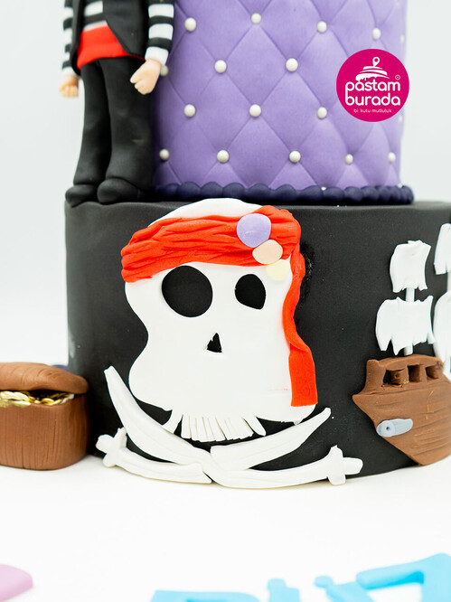 Prenses ve Korsan Pasta