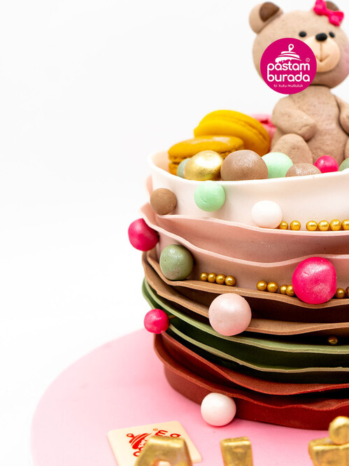 Renkli Toplar ve Ayı Butik Pasta