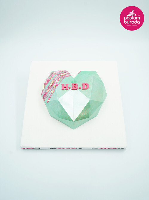 Sürpriz Kalp Tasarım Pasta