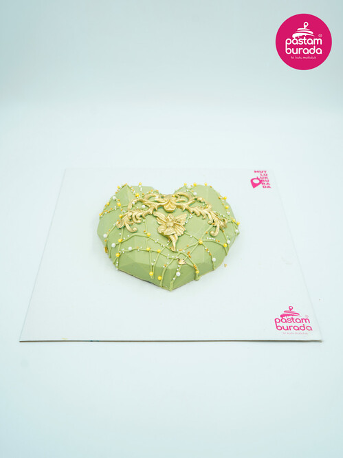 Sürpriz Kalp Tasarım Pasta