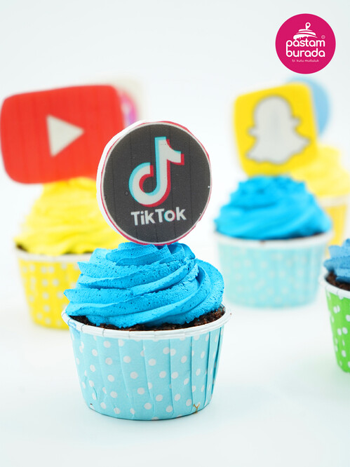 Sosyal Medya Konsept Cupcake
