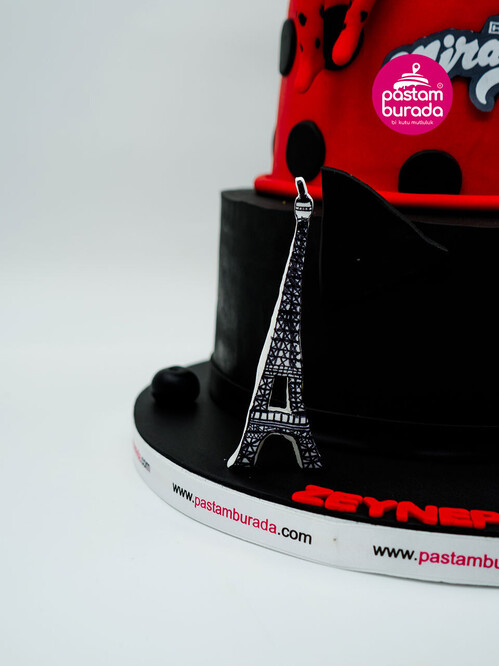 Uğur Böceği ve Kara Kediler Pasta