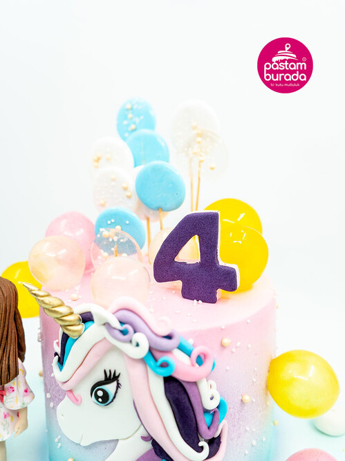 Unicorn ve Kız Figür Pasta