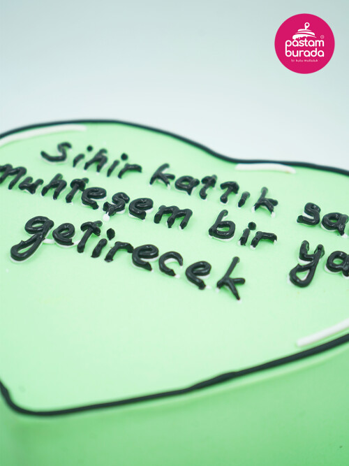 Yazı Detaylı Yeşil Pasta