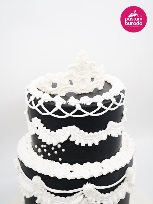 Beyaz Taç Detay Tasarım Pasta