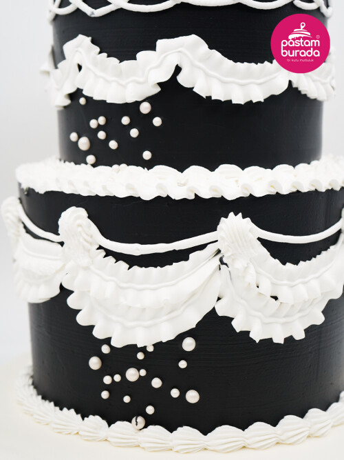 Beyaz Taç Detay Tasarım Pasta