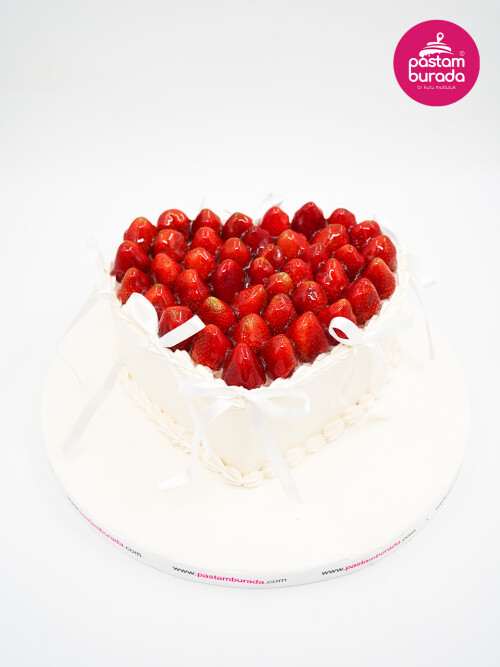 Çilek Detay Kalp Naked Cake