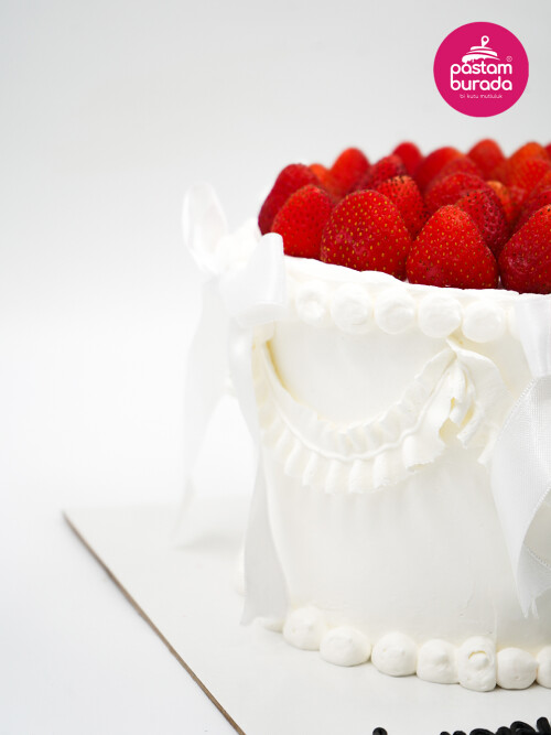 Çilek Detay Naked Cake