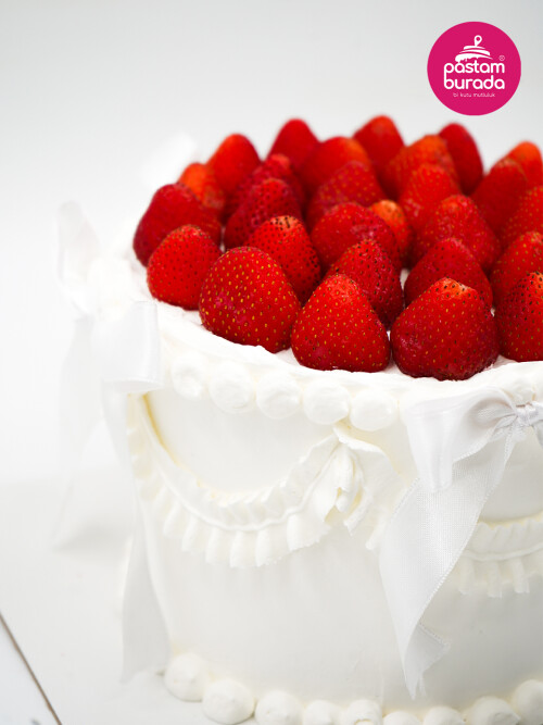 Çilek Detay Naked Cake