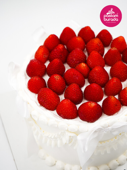 Çilek Detay Naked Cake