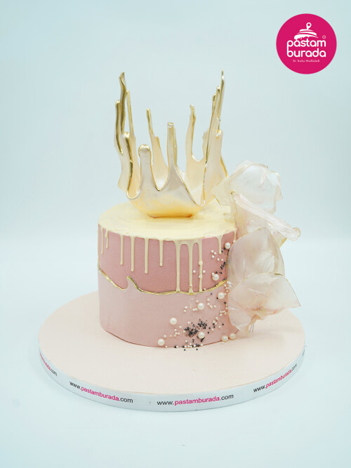 Gold Detaylı Konsept Pasta