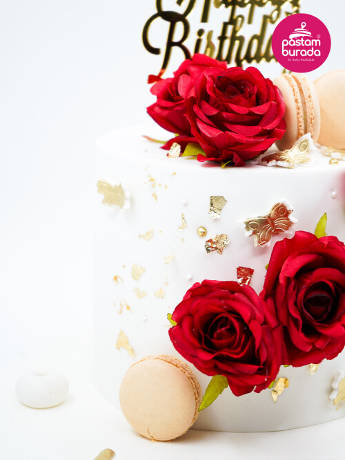 Gül Ve Macaron Tasarım Pasta