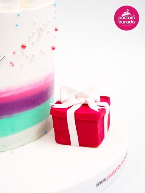 Hediye Paketi Detay Naked Cake